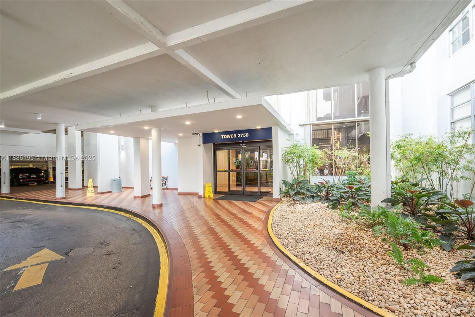 Real estate property located at 2750 183rd St #2204, Miami-dade, Commodore Plaza Condo, Aventura, FL