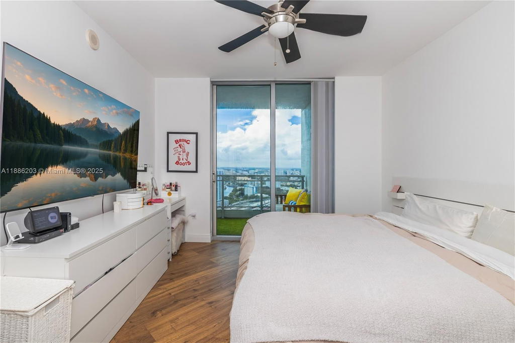 Real estate property located at 90 3rd St #3705, Miami-dade, Ivy Condo, Miami, FL