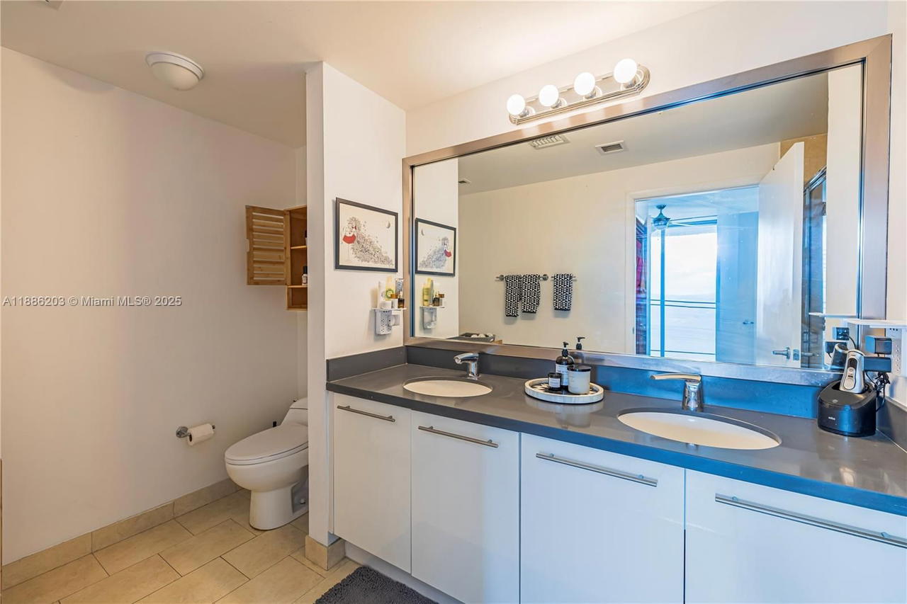 Real estate property located at 90 3rd St #3705, Miami-dade, Ivy Condo, Miami, FL