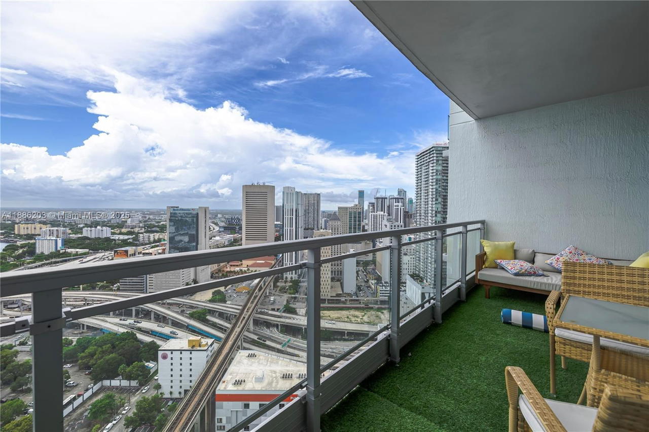 Real estate property located at 90 3rd St #3705, Miami-dade, Ivy Condo, Miami, FL
