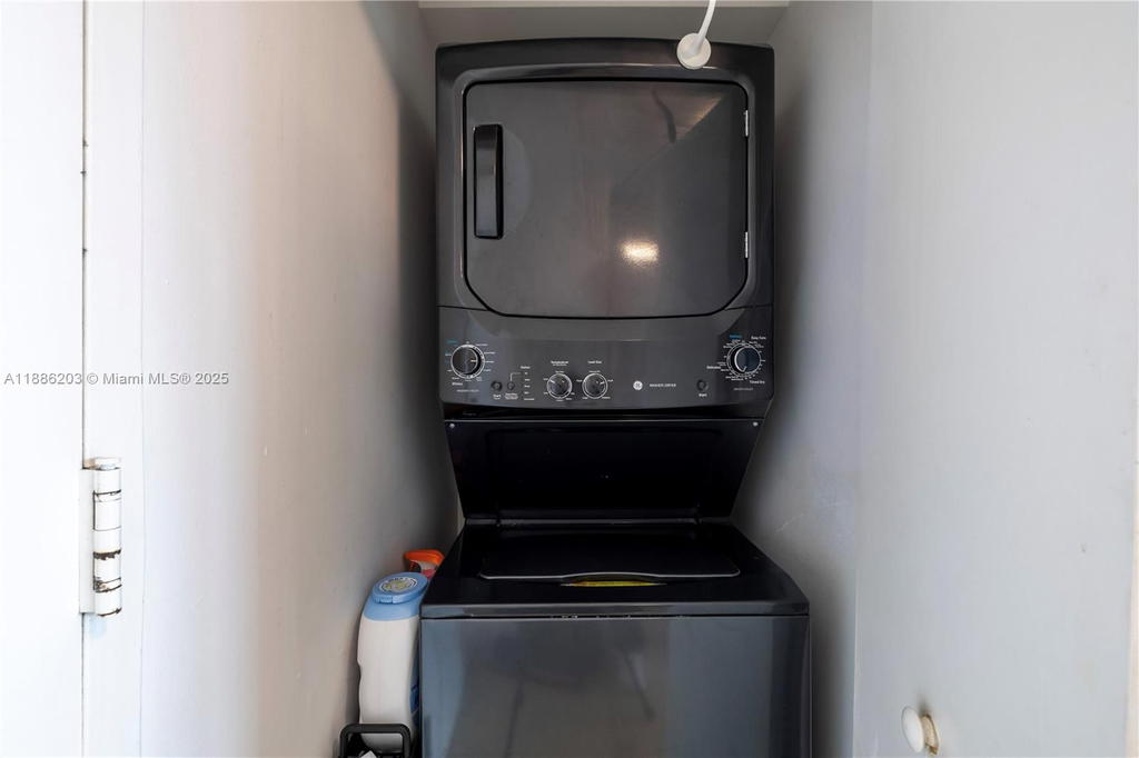Real estate property located at 90 3rd St #3705, Miami-dade, Ivy Condo, Miami, FL