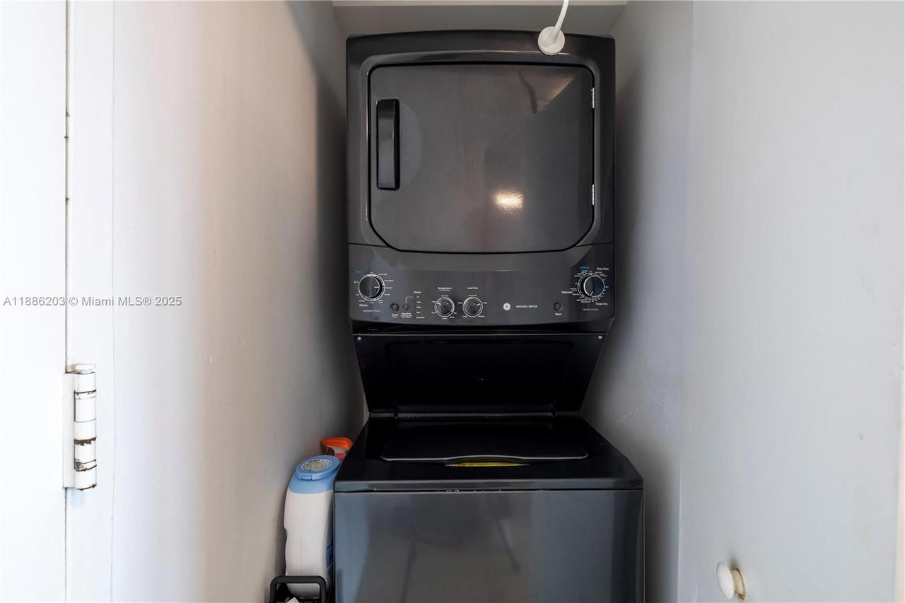 Real estate property located at 90 3rd St #3705, Miami-dade, Ivy Condo, Miami, FL