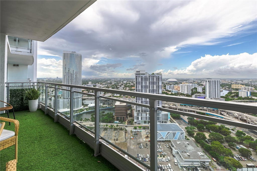 Real estate property located at 90 3rd St #3705, Miami-dade, Ivy Condo, Miami, FL