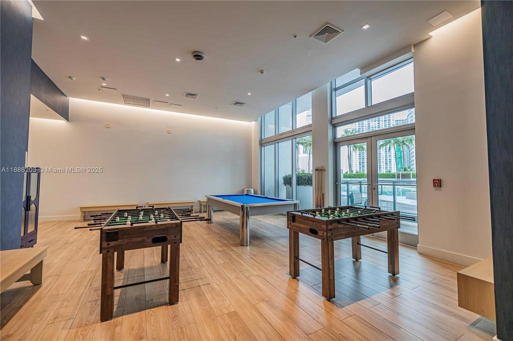 Real estate property located at 90 3rd St #3705, Miami-dade, Ivy Condo, Miami, FL