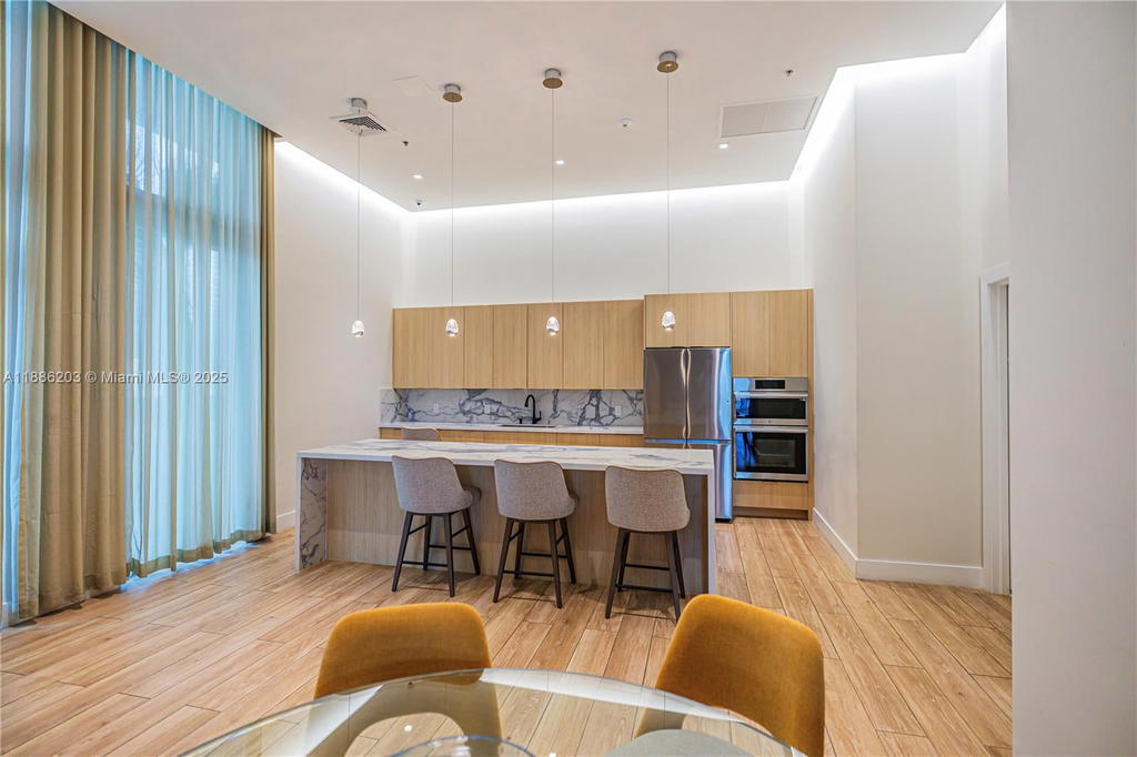Real estate property located at 90 3rd St #3705, Miami-dade, Ivy Condo, Miami, FL