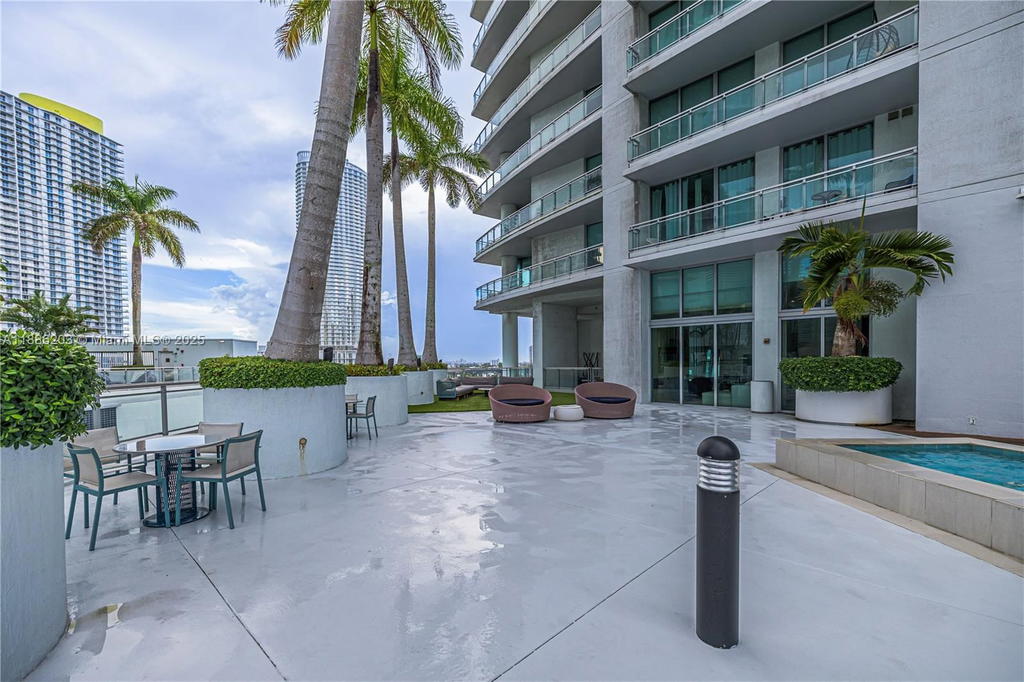 Real estate property located at 90 3rd St #3705, Miami-dade, Ivy Condo, Miami, FL