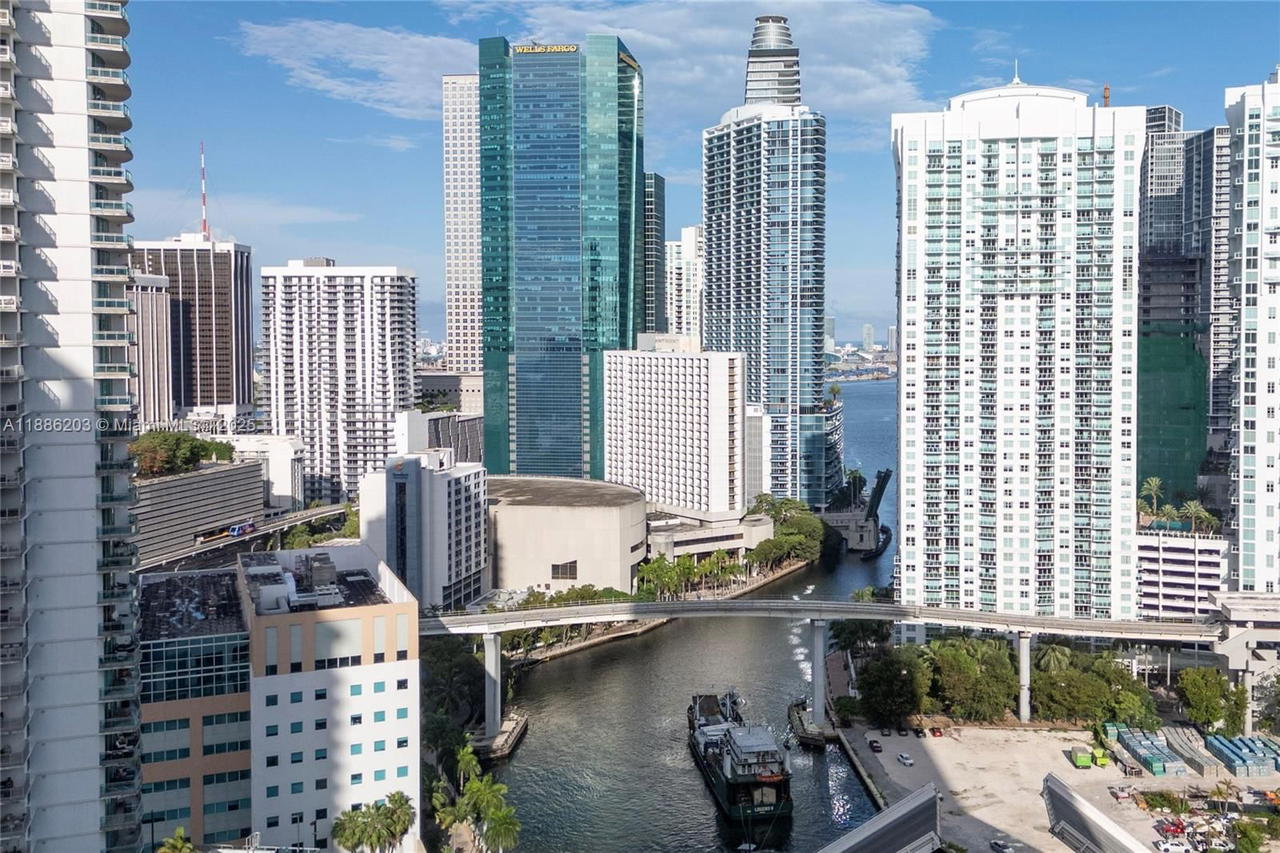 Real estate property located at 90 3rd St #3705, Miami-dade, Ivy Condo, Miami, FL