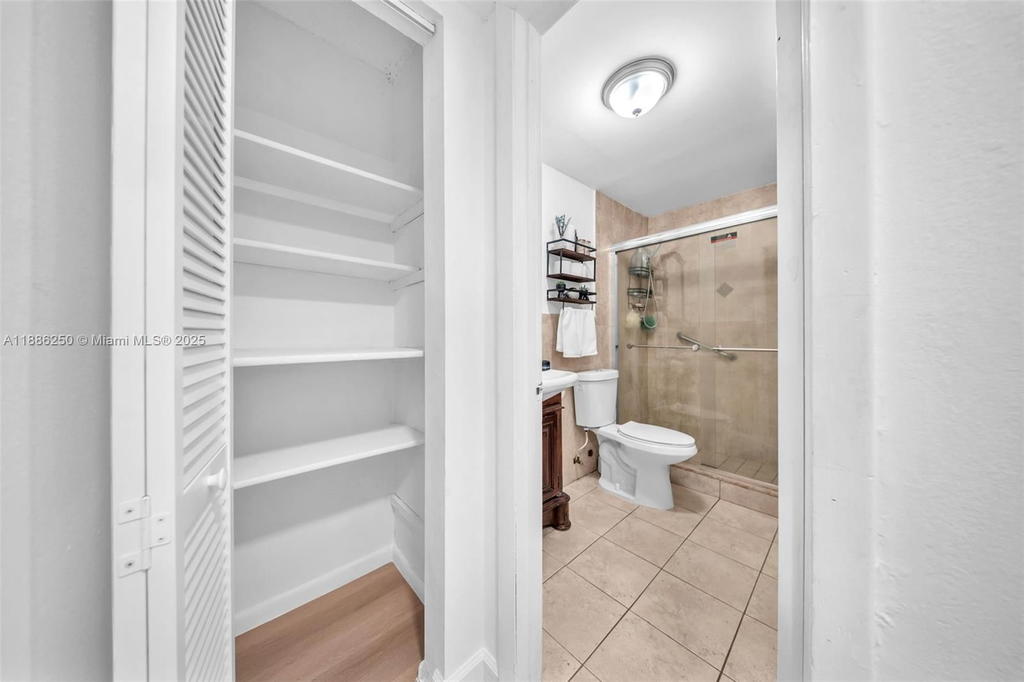 Real estate property located at 6780 2nd Ct #411, Miami-dade, International Condo, Hialeah, FL