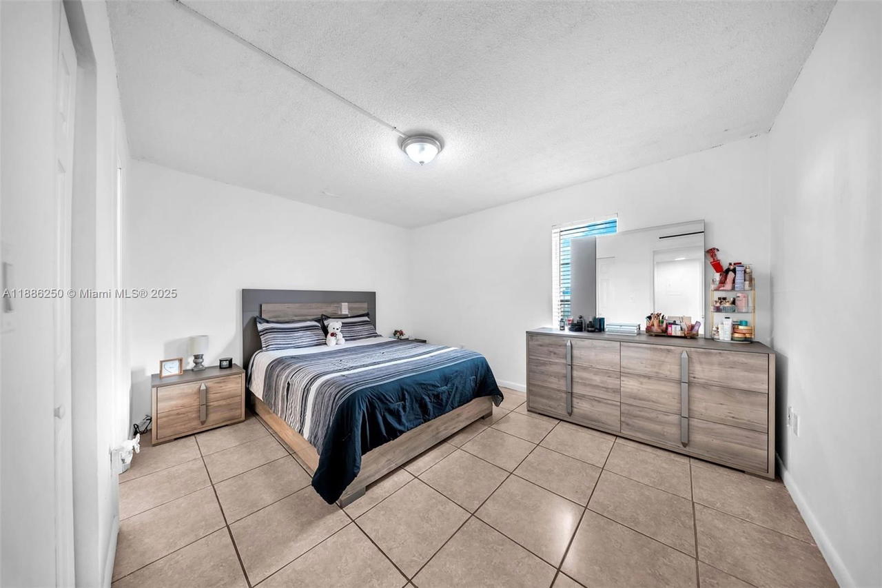 Real estate property located at 6780 2nd Ct #411, Miami-dade, International Condo, Hialeah, FL
