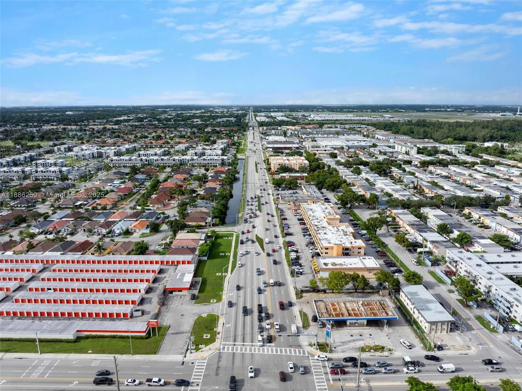 Real estate property located at 6780 2nd Ct #411, Miami-dade, International Condo, Hialeah, FL