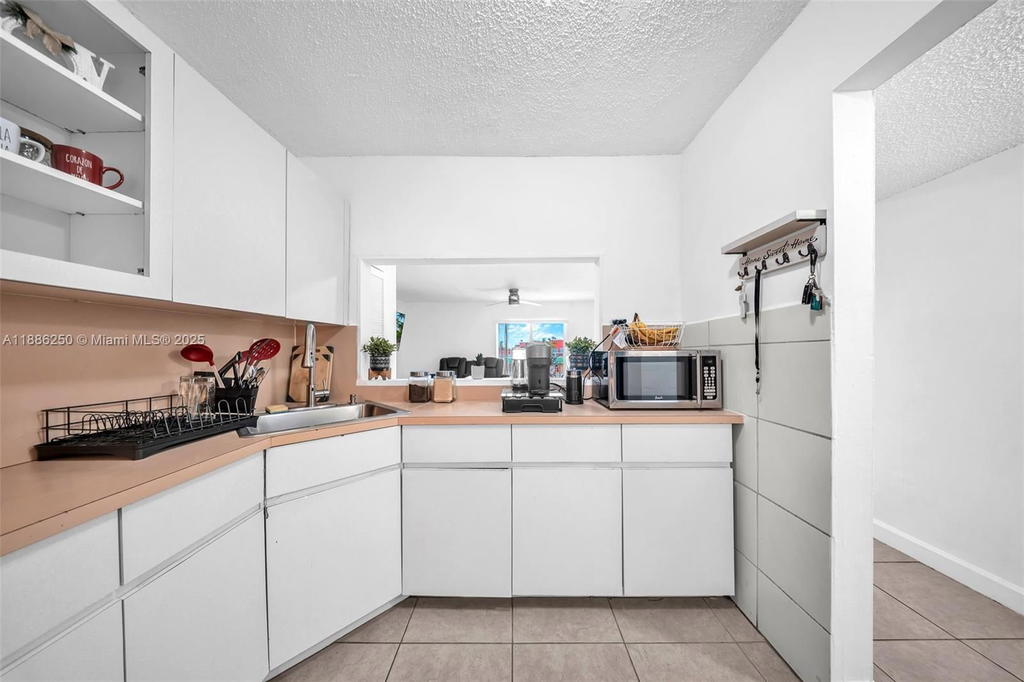 Real estate property located at 6780 2nd Ct #411, Miami-dade, International Condo, Hialeah, FL