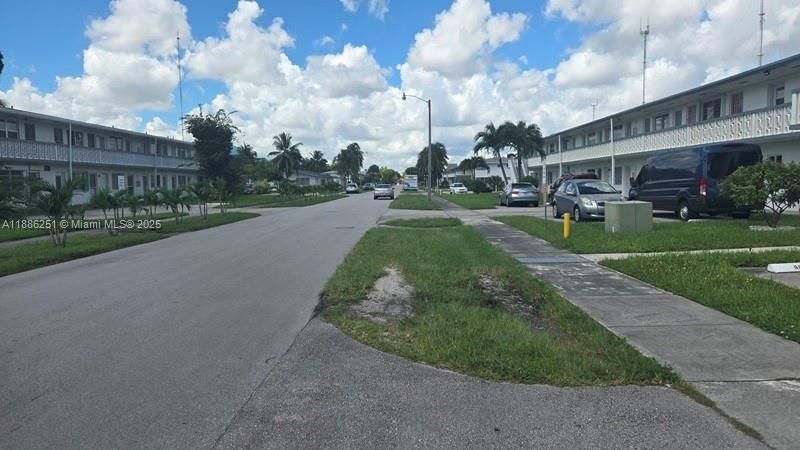 Real estate property located at 11 204th St #25, Miami-dade, Ro-mont Gardens Andover C, Miami Gardens, FL
