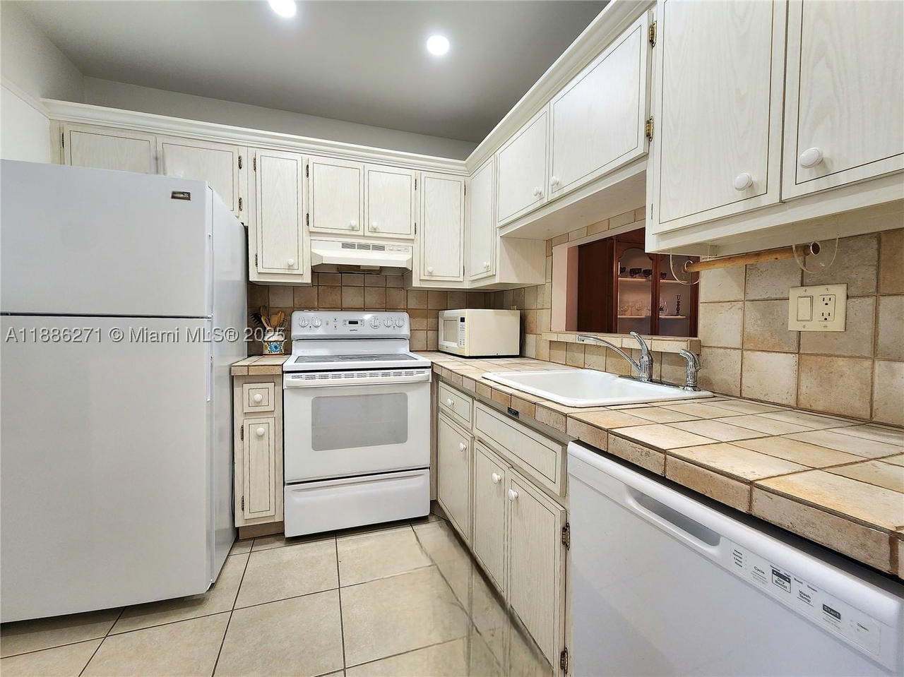 Real estate property located at 4431 16th St H109, Broward, Heather Hall Condo, Lauderhill, FL