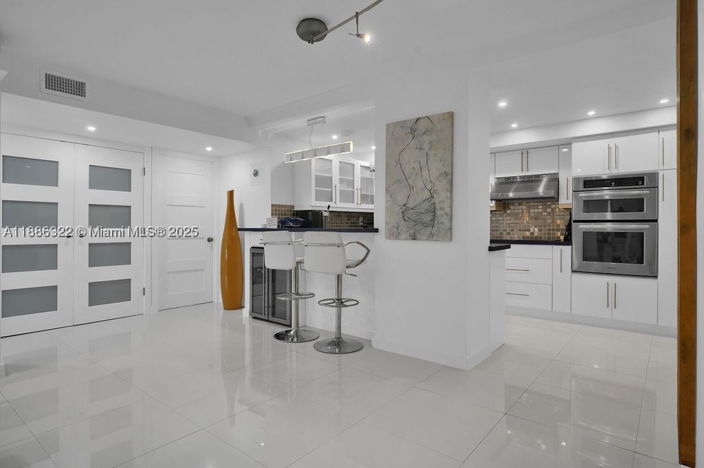 Real estate property located at 6039 Collins Ave #1126, Miami-dade, Maison Grande Condo, Miami Beach, FL