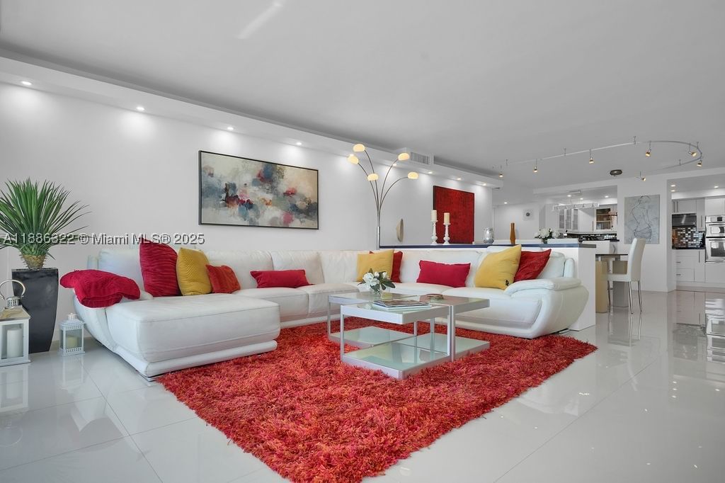 Real estate property located at 6039 Collins Ave #1126, Miami-dade, Maison Grande Condo, Miami Beach, FL