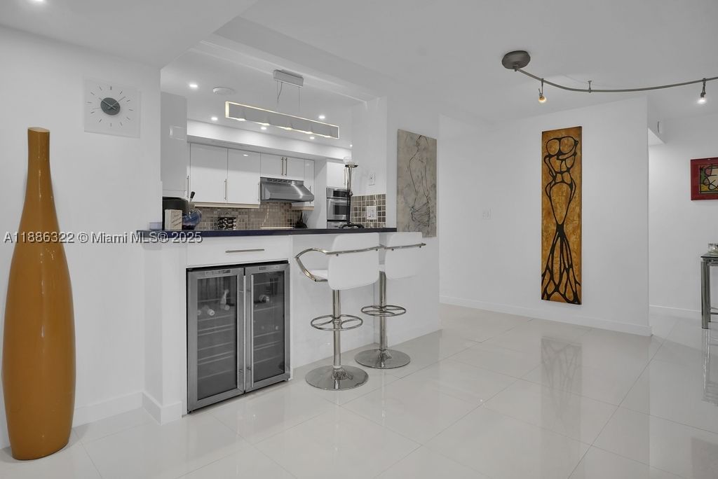 Real estate property located at 6039 Collins Ave #1126, Miami-dade, Maison Grande Condo, Miami Beach, FL
