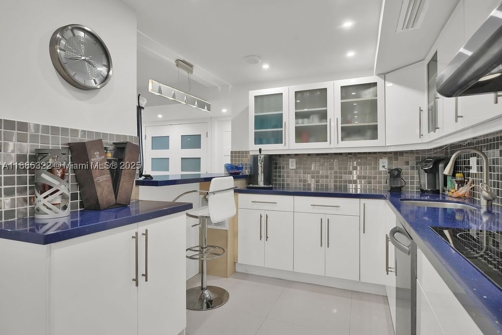 Real estate property located at 6039 Collins Ave #1126, Miami-dade, Maison Grande Condo, Miami Beach, FL