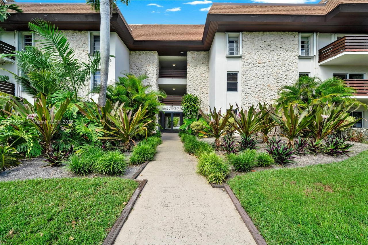 Real estate property located at 7473 82nd St A311, Miami-dade, Dadeland Capri Condo, Miami, FL