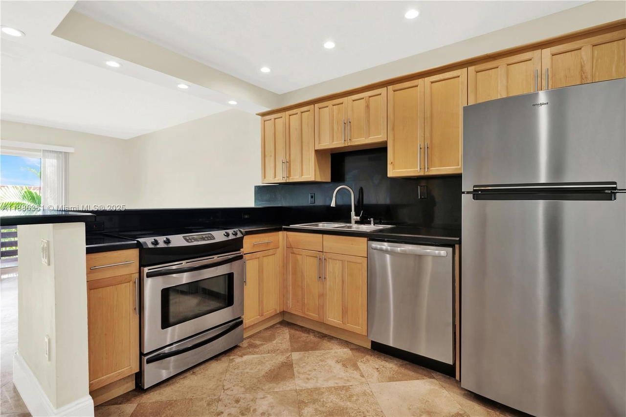 Real estate property located at 7473 82nd St A311, Miami-dade, Dadeland Capri Condo, Miami, FL