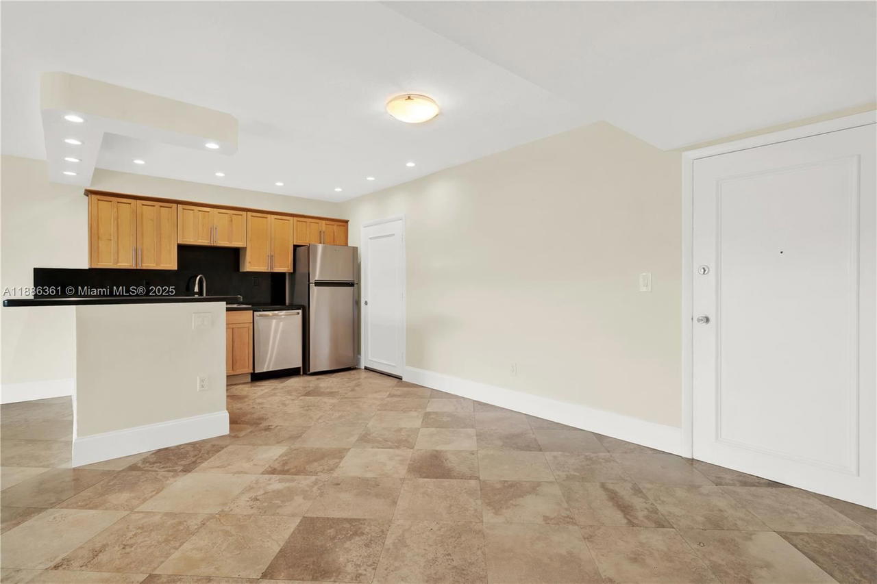 Real estate property located at 7473 82nd St A311, Miami-dade, Dadeland Capri Condo, Miami, FL