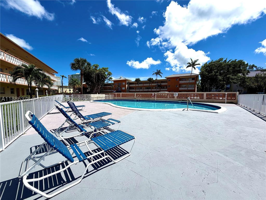Real estate property located at 1885 121st St #3, Miami-dade, Sutton House Condo, North Miami, FL