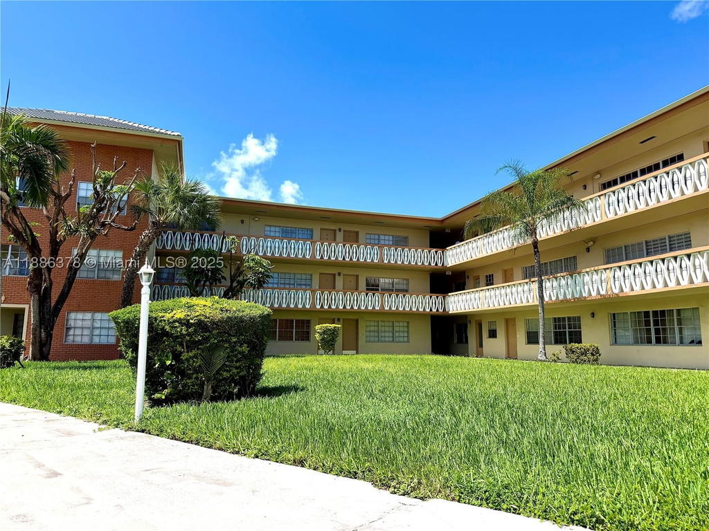 Real estate property located at 1885 121st St #3, Miami-dade, Sutton House Condo, North Miami, FL