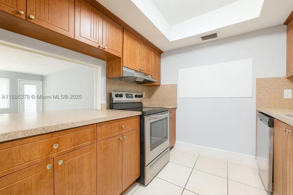 Real estate property located at 1885 121st St #3, Miami-dade, Sutton House Condo, North Miami, FL