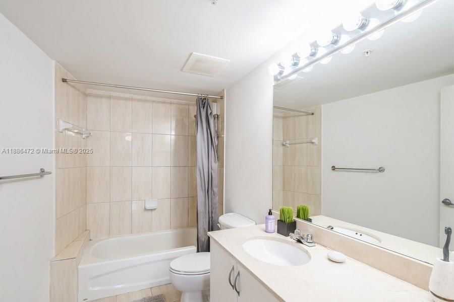 Real estate property located at 1750 Bayshore Dr #4802, Miami-dade, Opera Tower Condo, Miami, FL
