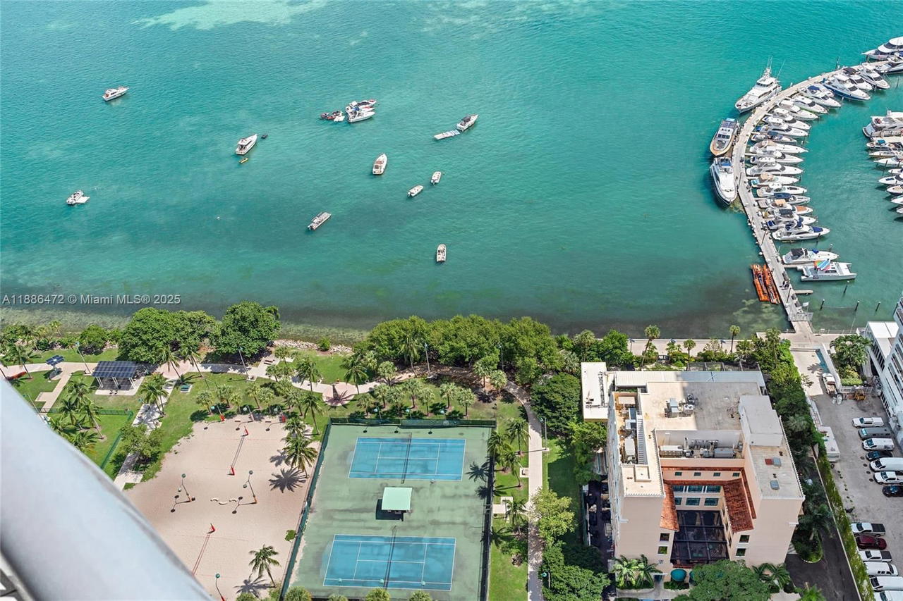 Real estate property located at 1750 Bayshore Dr #4802, Miami-dade, Opera Tower Condo, Miami, FL