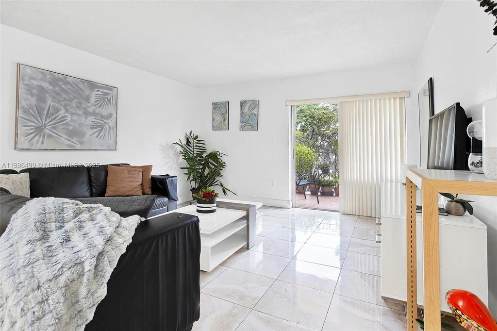 Real estate property located at 1850 56th St #2207, Miami-dade, Palm-east Gardens Condo, Hialeah, FL