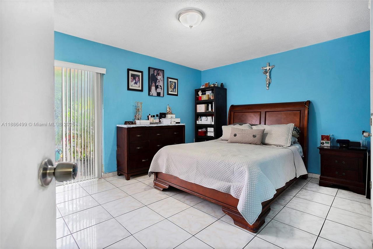 Real estate property located at 1850 56th St #2207, Miami-dade, Palm-east Gardens Condo, Hialeah, FL