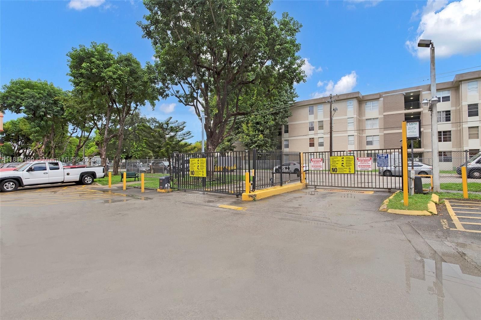 Real estate property located at 1850 56th St #2207, Miami-dade, Palm-east Gardens Condo, Hialeah, FL
