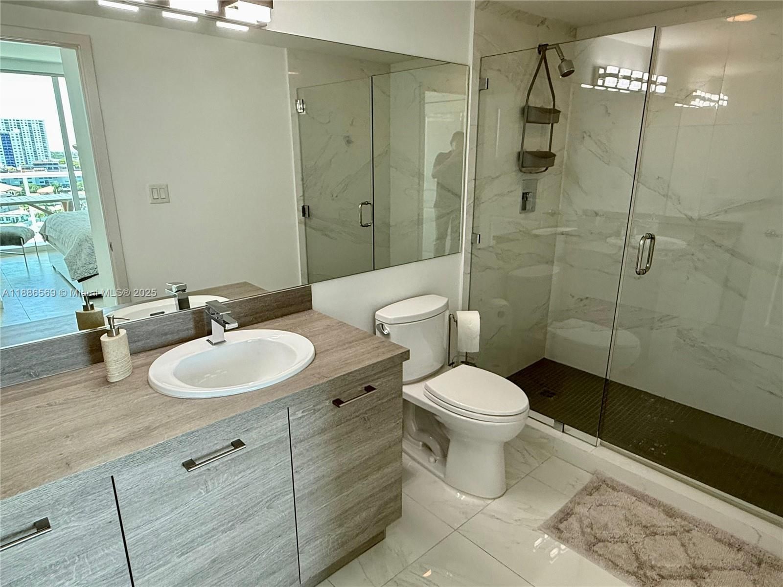 Real estate property located at 400 Sunny Isles Blvd #916, Miami-dade, 400 Sunny Isles Condo Eas, Sunny Isles Beach, FL
