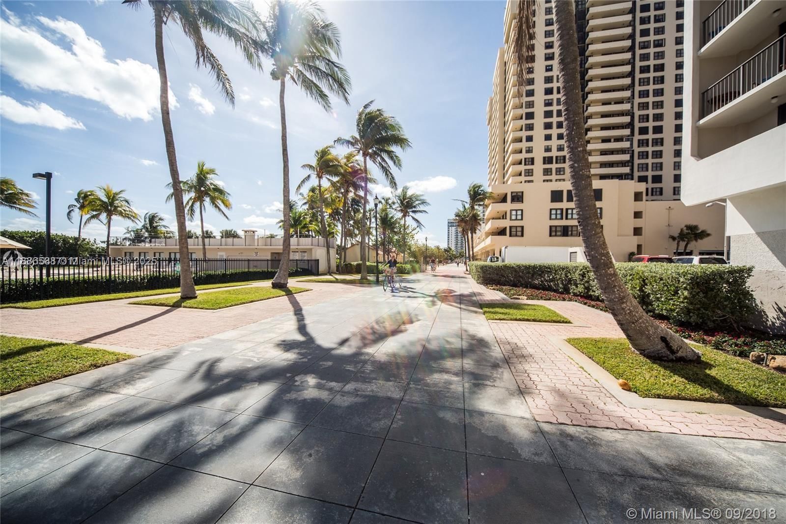 Real estate property located at 2625 Collins Ave #608, Miami-dade, Oceanfront Plaza Condo, Miami Beach, FL