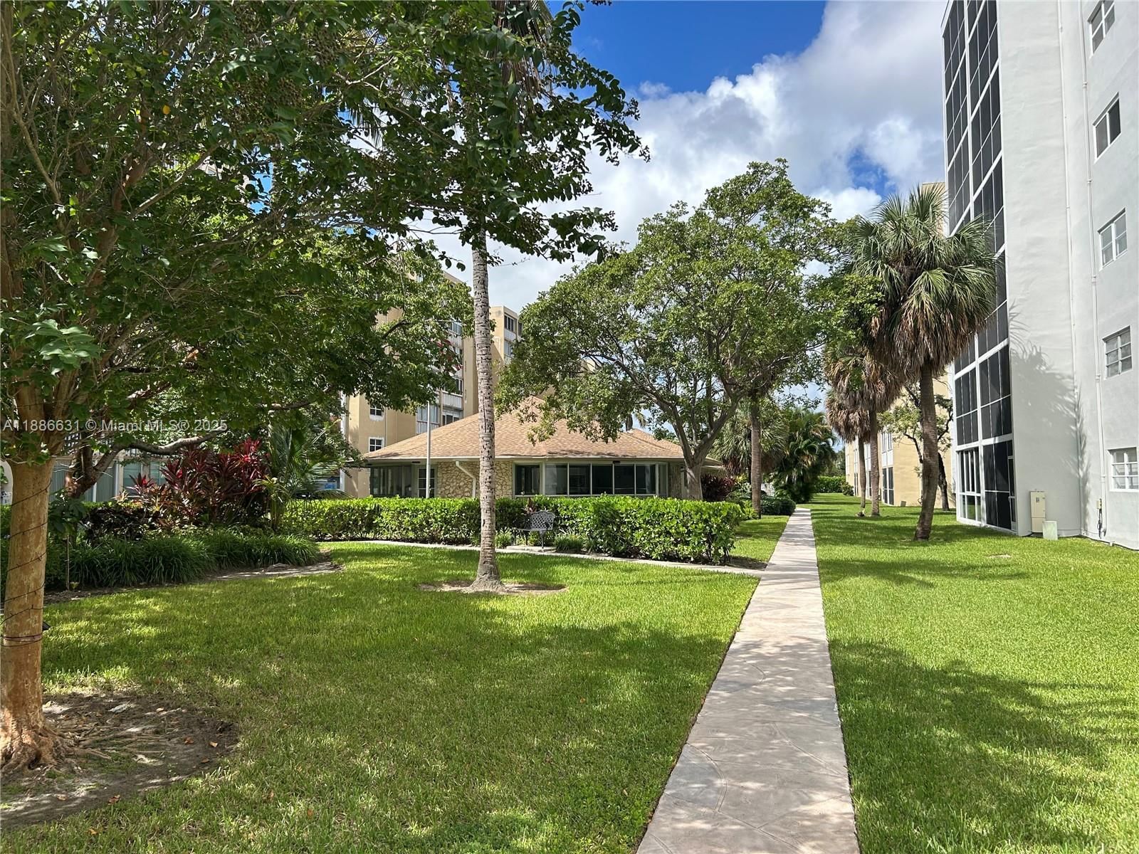 Real estate property located at 619 14th Ave #703, Broward, Meadowbrook Towers Condo, Hallandale Beach, FL