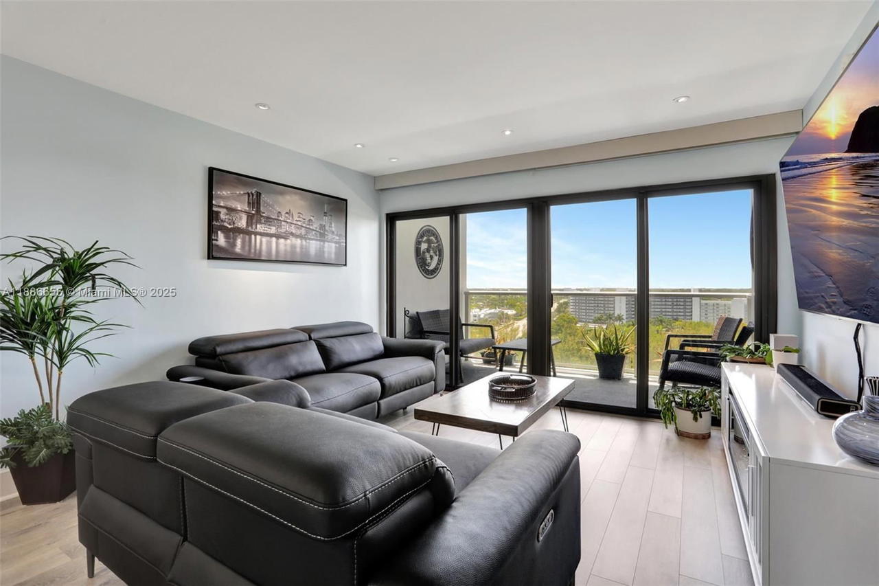 Real estate property located at 1401 Riverside Dr #1403, Broward, Waterbury Condo, Pompano Beach, FL