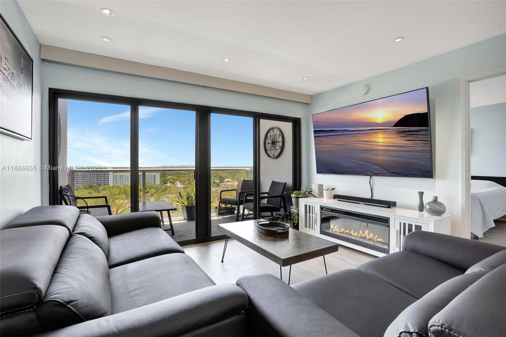 Real estate property located at 1401 Riverside Dr #1403, Broward, Waterbury Condo, Pompano Beach, FL