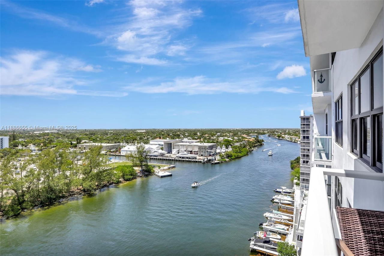 Real estate property located at 1401 Riverside Dr #1403, Broward, Waterbury Condo, Pompano Beach, FL