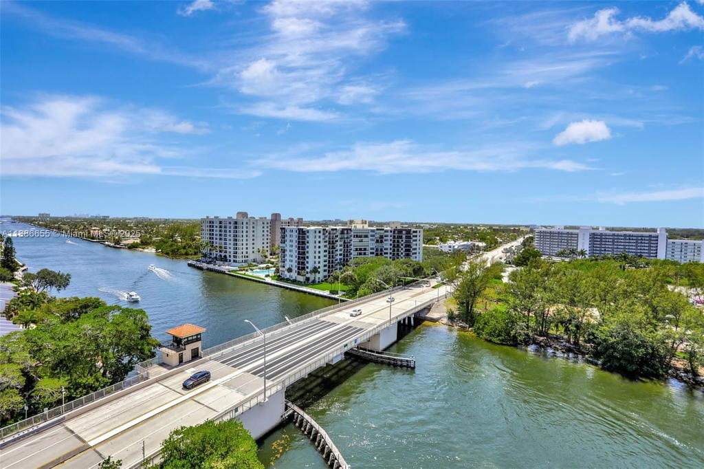 Real estate property located at 1401 Riverside Dr #1403, Broward, Waterbury Condo, Pompano Beach, FL