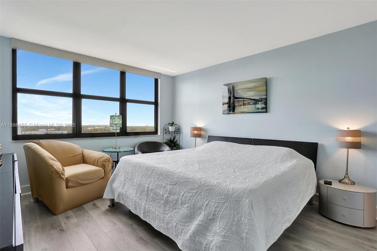 Real estate property located at 1401 Riverside Dr #1403, Broward, Waterbury Condo, Pompano Beach, FL