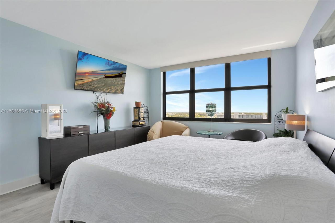 Real estate property located at 1401 Riverside Dr #1403, Broward, Waterbury Condo, Pompano Beach, FL