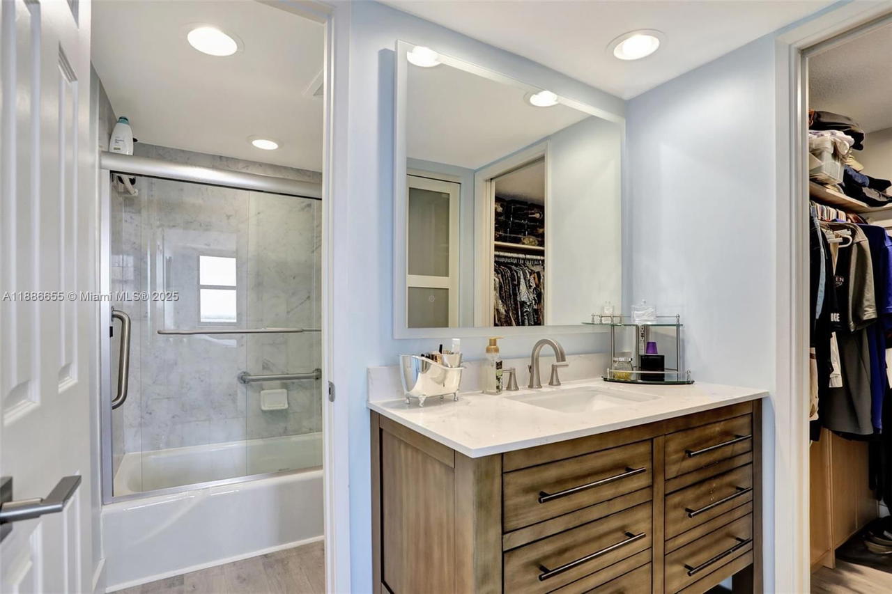 Real estate property located at 1401 Riverside Dr #1403, Broward, Waterbury Condo, Pompano Beach, FL