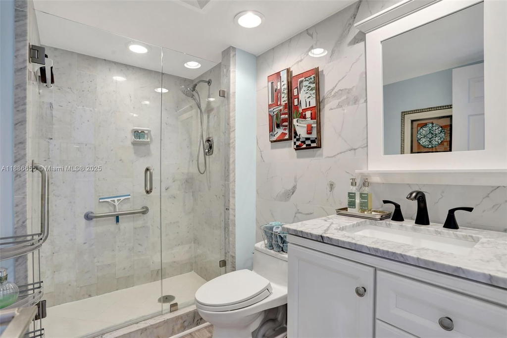 Real estate property located at 1401 Riverside Dr #1403, Broward, Waterbury Condo, Pompano Beach, FL