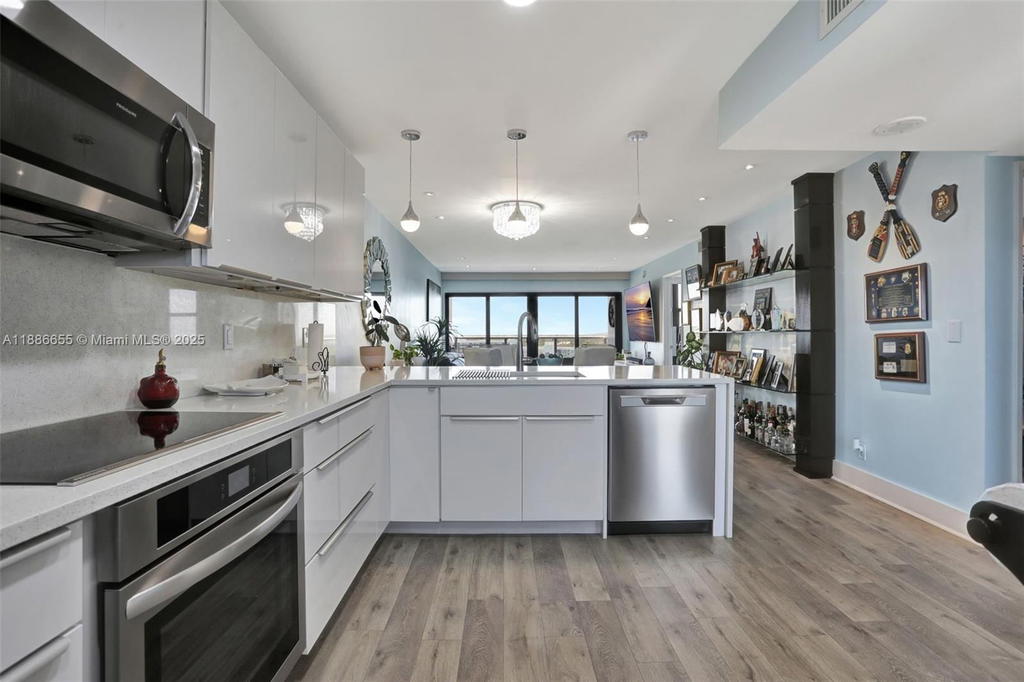 Real estate property located at 1401 Riverside Dr #1403, Broward, Waterbury Condo, Pompano Beach, FL