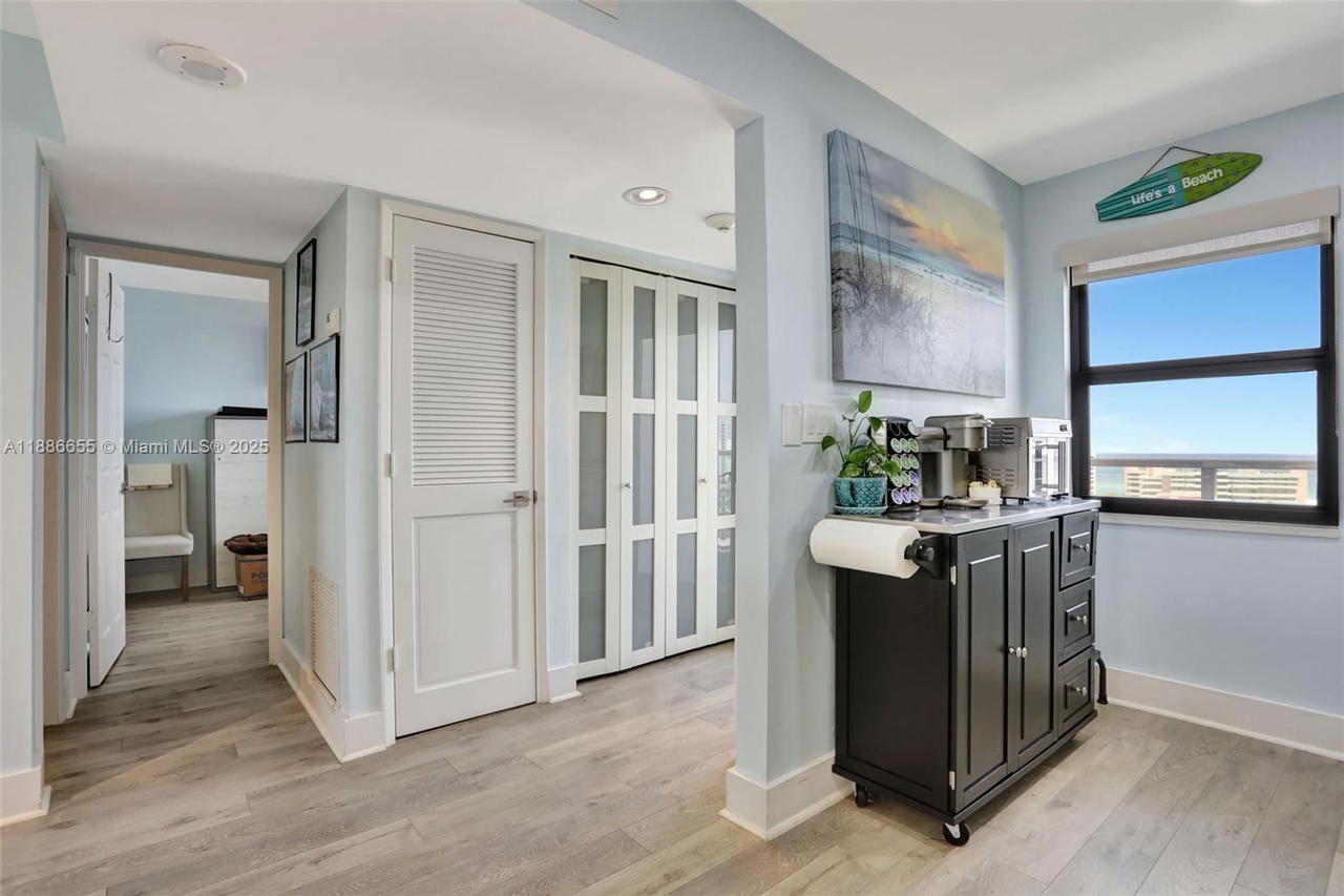 Real estate property located at 1401 Riverside Dr #1403, Broward, Waterbury Condo, Pompano Beach, FL