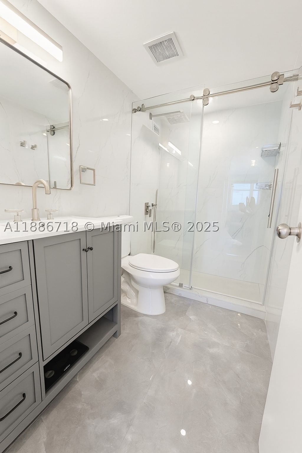 Real estate property located at 5601 Collins Ave #1409, Miami-dade, The Pavilion Condo, Miami Beach, FL