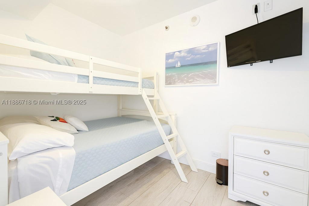 Real estate property located at 5601 Collins Ave #1409, Miami-dade, The Pavilion Condo, Miami Beach, FL