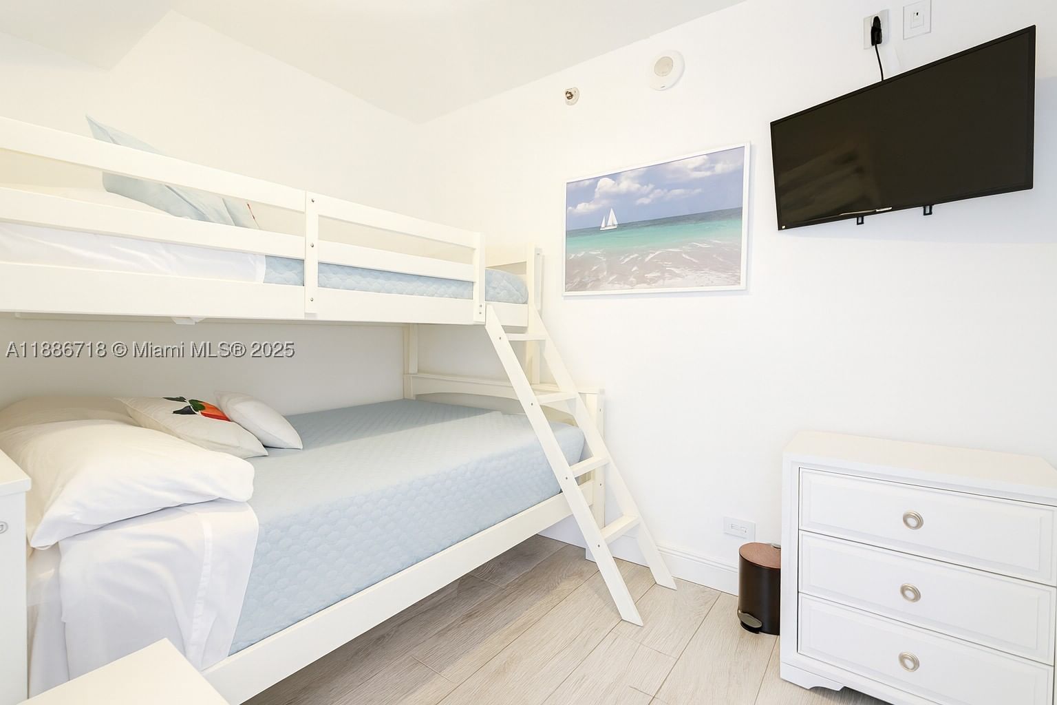 Real estate property located at 5601 Collins Ave #1409, Miami-dade, The Pavilion Condo, Miami Beach, FL