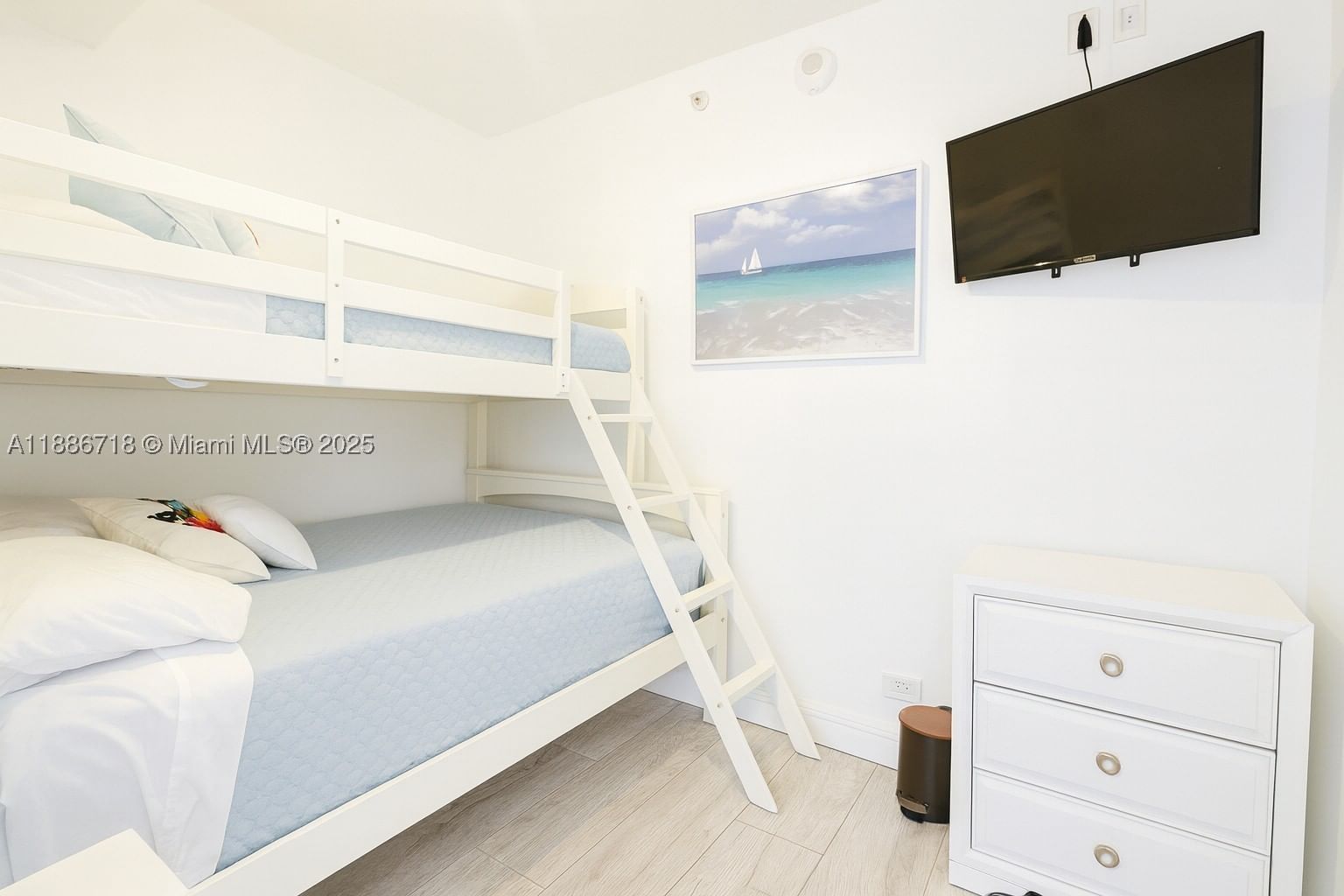 Real estate property located at 5601 Collins Ave #1409, Miami-dade, The Pavilion Condo, Miami Beach, FL