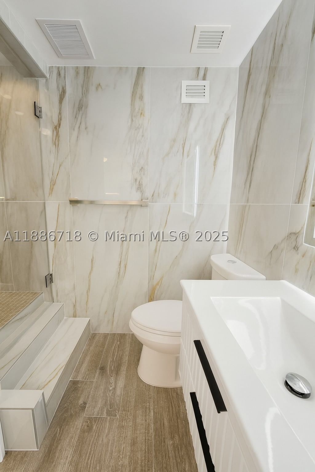 Real estate property located at 5601 Collins Ave #1409, Miami-dade, The Pavilion Condo, Miami Beach, FL